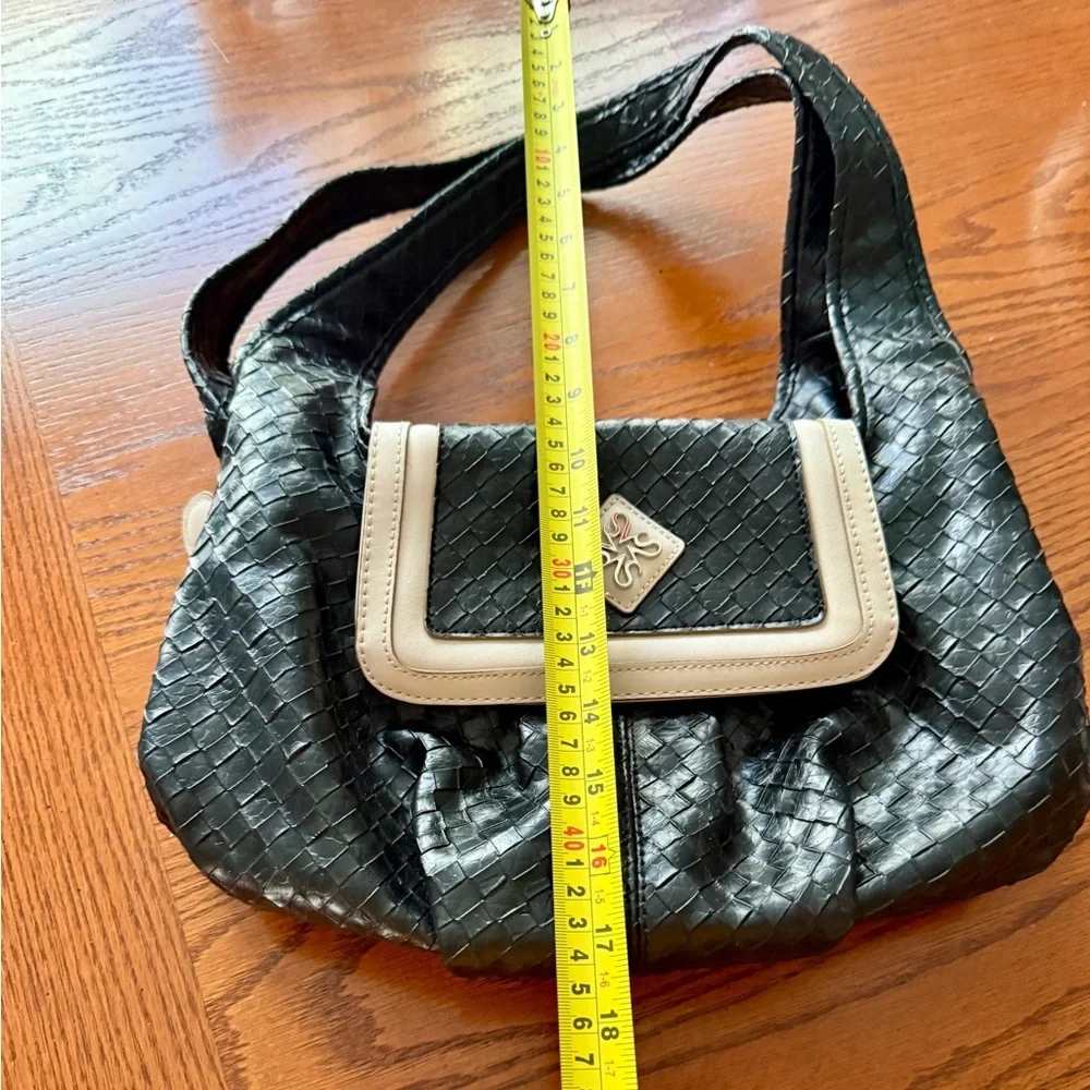 Simply Vera Vera Wang Shoulder Bag Womens Medium Black Woven Good Hobo Purse